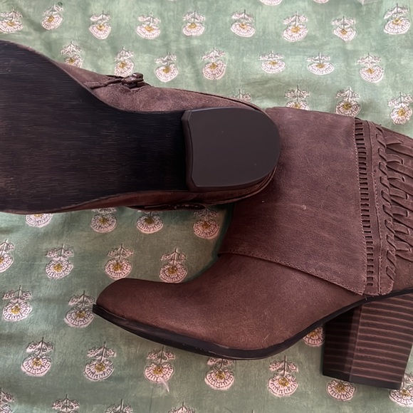 Brand new booties - Picture 2 of 2